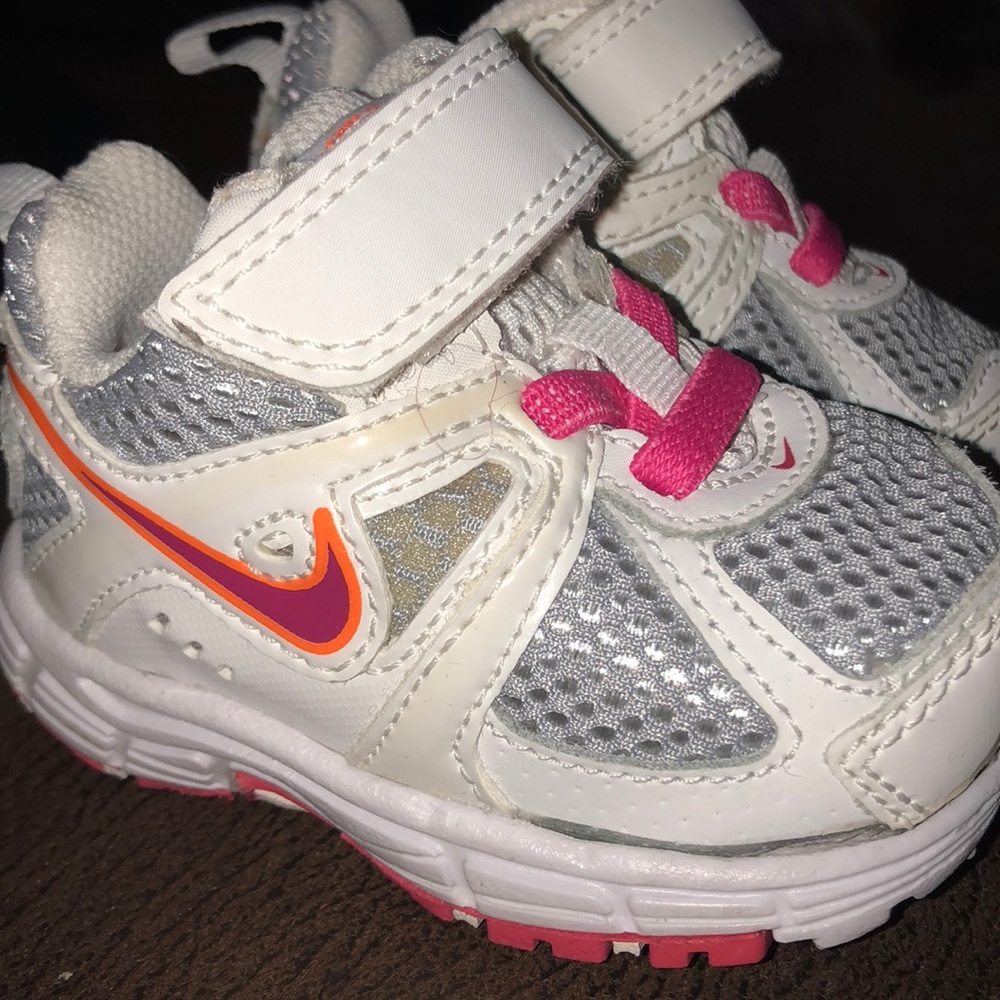 Baby girl Nike sneakers 🎀